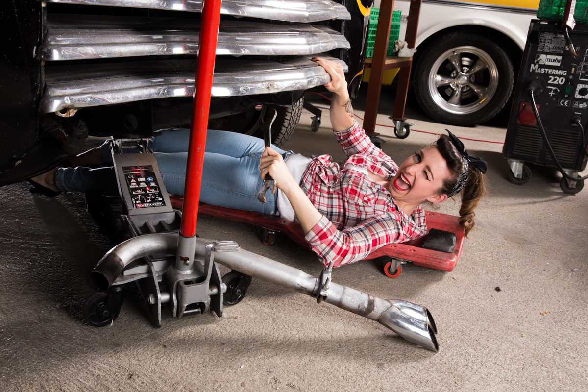 RETRO GARAGE shooting Pin-Up